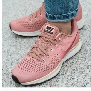 Pink Nike Zoom Pegasus 34